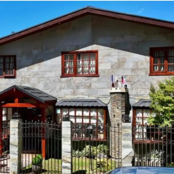 Hostal Collins House, hotel in Temuco