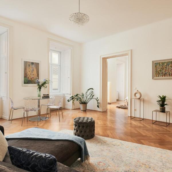 Spacious & Elegant, ideal location, Vienna