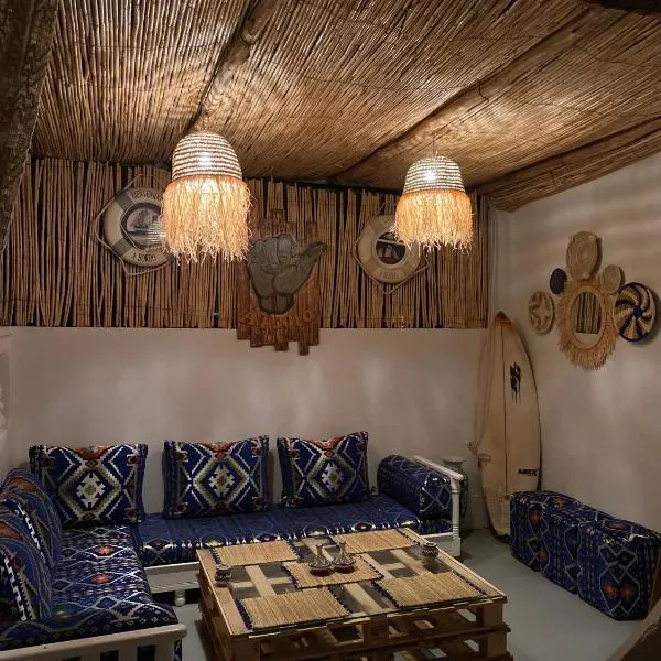 Titryte Hostel - chill rooftop, hotel em Aourir