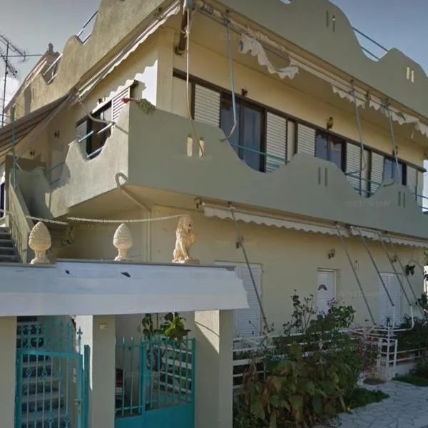 Kiato Rooftop Garden Apartment, hôtel à Kiato