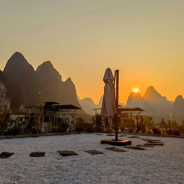 Yangshuo Miss Deng Colorful House, hotel in Yangshuo