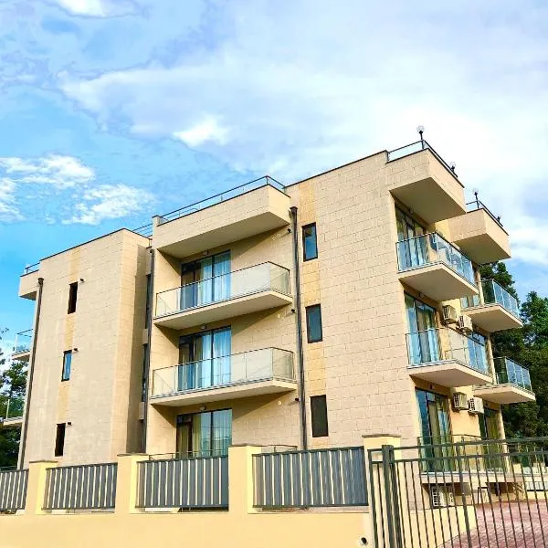 White-House, hotel en Ureki