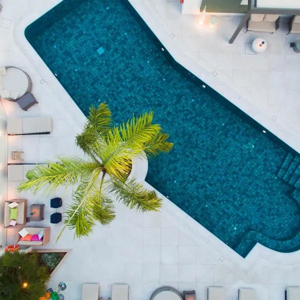 Flisvos Royal Hotel & Suites โรงแรมในโตโล