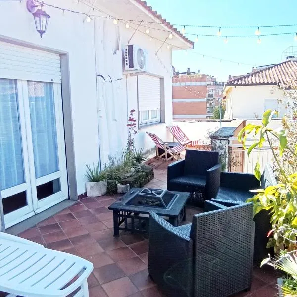 Rooftop Appia antica,silenzioso riservato two bedrooms two bathrooms, hotel di Rome
