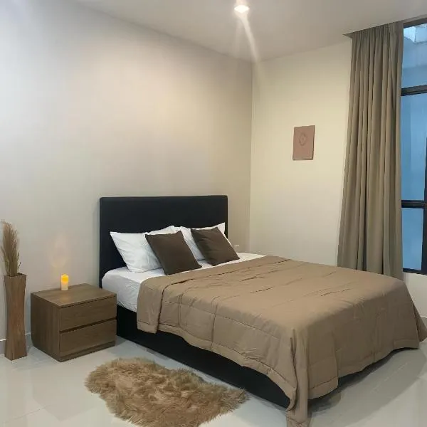 Calming Room, Kozi Square, Kuching City, hotel in Kuching