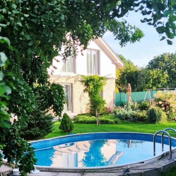 U zlatého křížku, hotel v destinaci Loukov