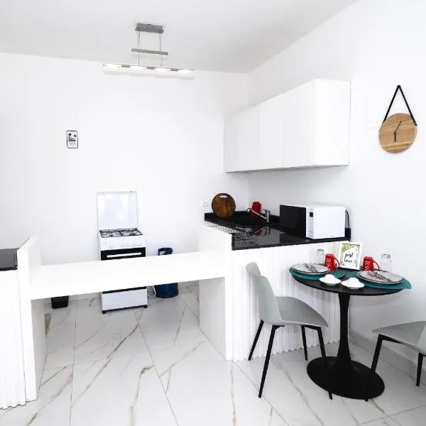 Seawind Sablière 10min from airport，自由市的飯店