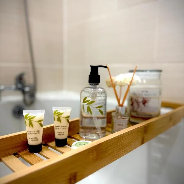 Cozy getaway in heart of warwick, khách sạn ở Leek Wootton