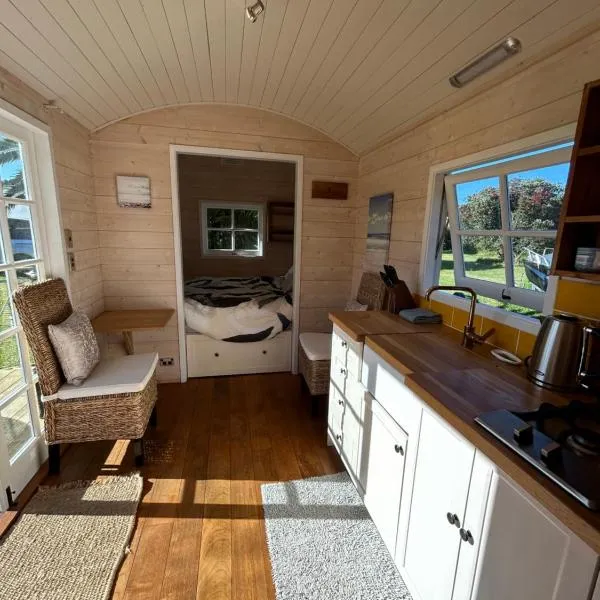 Gumdiggers Tiny House, hotel in Lake Ohia