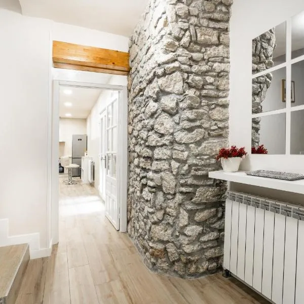 Casa Rural Lucera Bardenas, Hotel in Valtierra