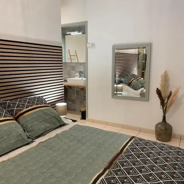 Maison Côté Halle "La chambre du Parc", khách sạn ở Saint-Flour