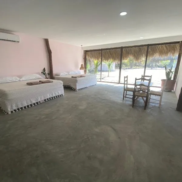 Cabañas y Restaurante La Luna, hotel v destinaci Boca del cielo