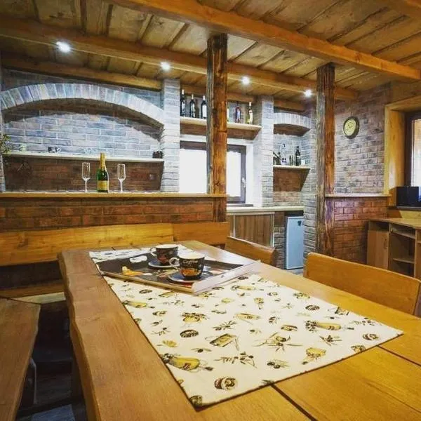 Chata na SAMOTE, hotel v destinaci Jedľové Kostoľany