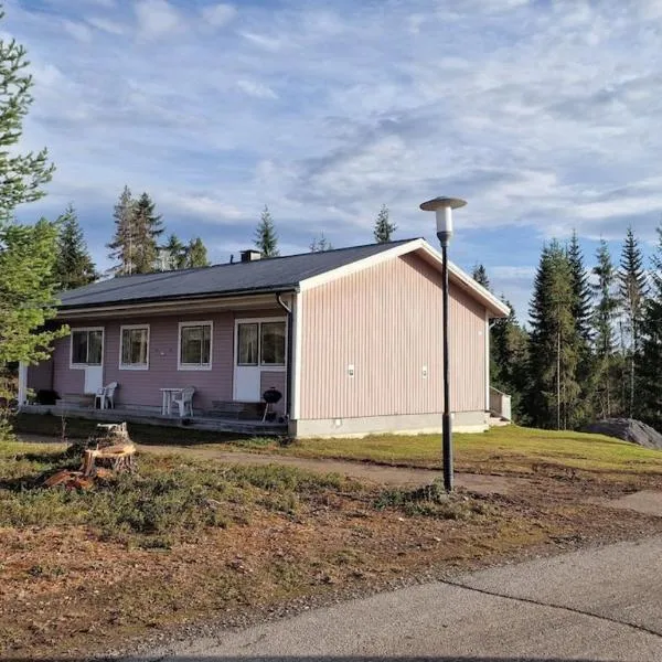 Stuga Björn - Quiet cabin at lake Edesjön, hôtel à Hammerdal