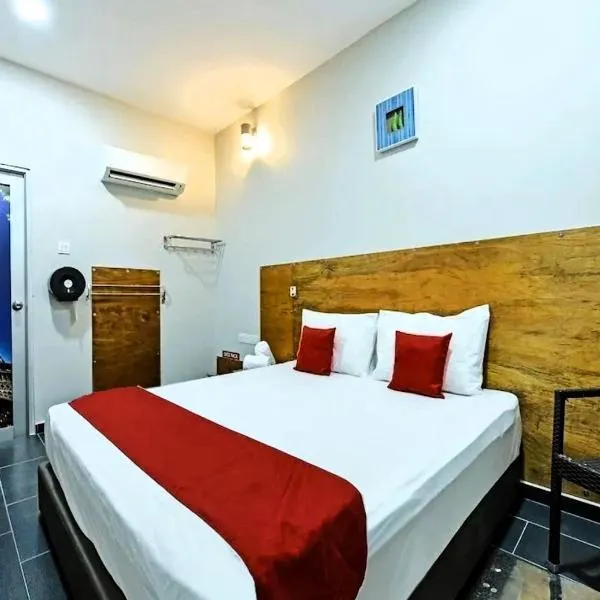 RS Hotel Desa Cemerlang Johor Jaya, hotel v destinaci Ulu Tiram