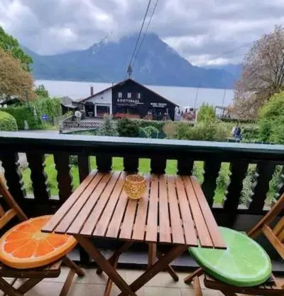 Ferienwohnungen Wolfenhaus am See, ξενοδοχείο σε Altmünster