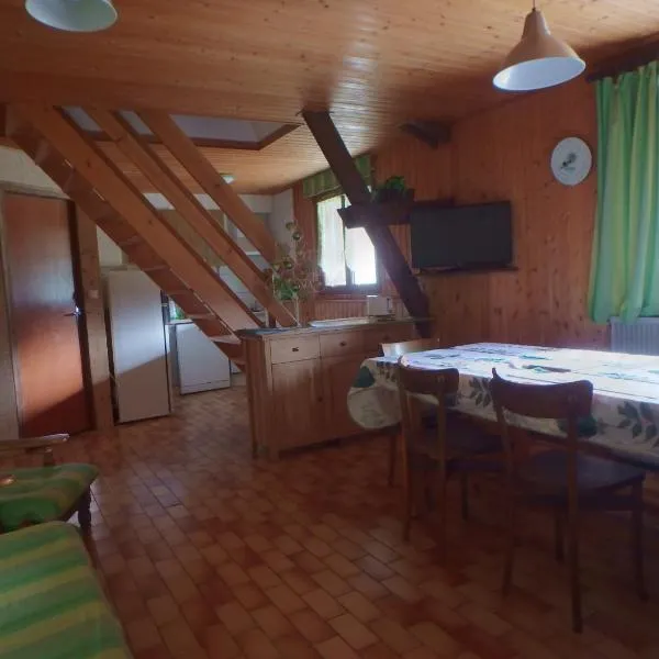 Les Logettes appartements dans ancienne ferme rénovée, ξενοδοχείο σε Les Rousses