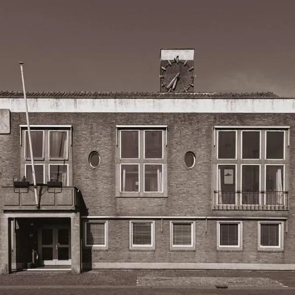 Het Raedthuys, Hotel in Schoondijke