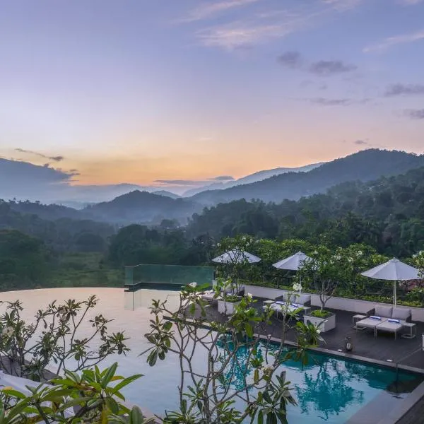 The Golden Crown Hotel, hotel v destinaci Kandy