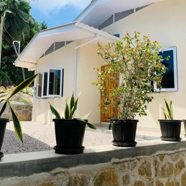 Coco Vanille Chalets, hotel v destinaci Takamaka