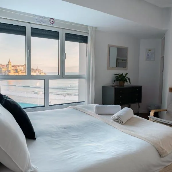 Boogalow Hostel, hotel in Gijón