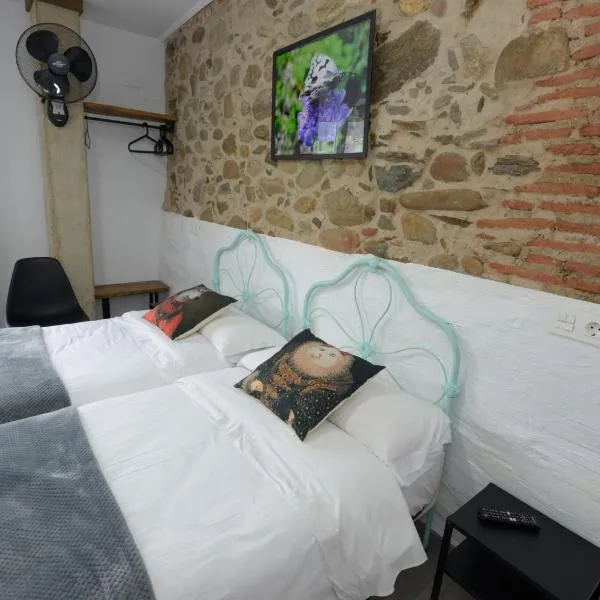 Hostel El Campano, hotel in Villafranca del Bierzo