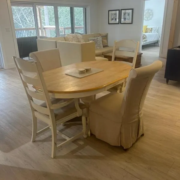 Treetop Suite, ξενοδοχείο σε Haliburton