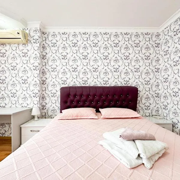 # 10 Яркая и светлая квартира、アティラウのホテル