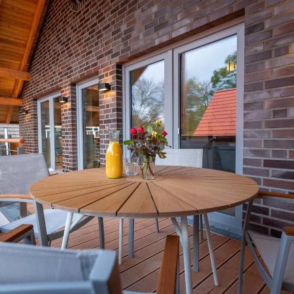 FerienhausPenthouse Captain's Bridge: Pellworm şehrinde bir otel