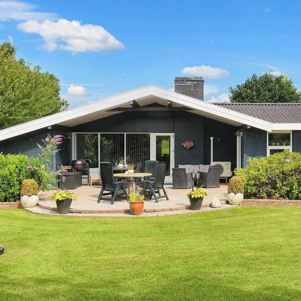 8 person holiday home in Væggerløse, ξενοδοχείο σε Bøtø By