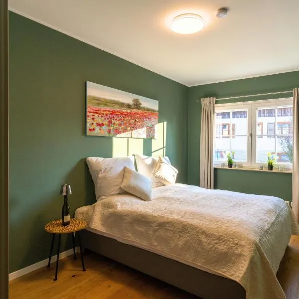 Lüftenblick - Ferienwohnungen am Starnberger See, mit Terrasse, Weitblick, Sauna, Kamin, E-Ladestation, ξενοδοχείο σε Berg am Starnberger See