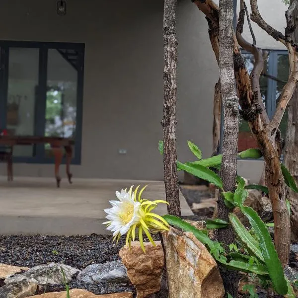The Honey House Self-Catering and Camping, hotel in Lusaka