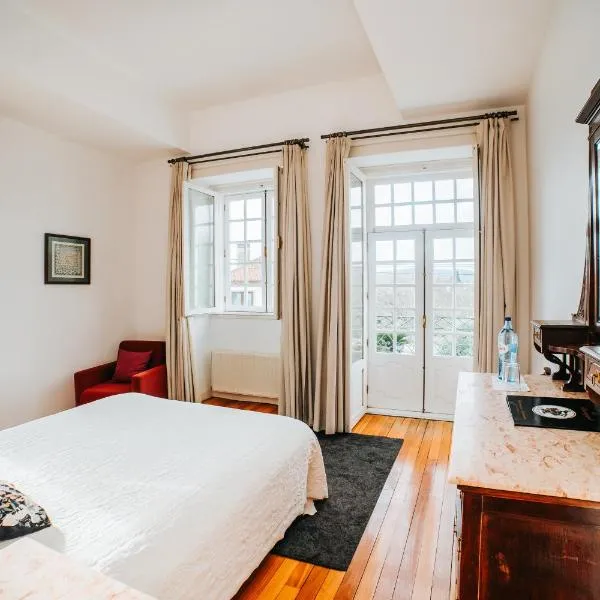 Quarto Duplo com Jardim e Piscina, hótel í Póvoa de Lanhoso