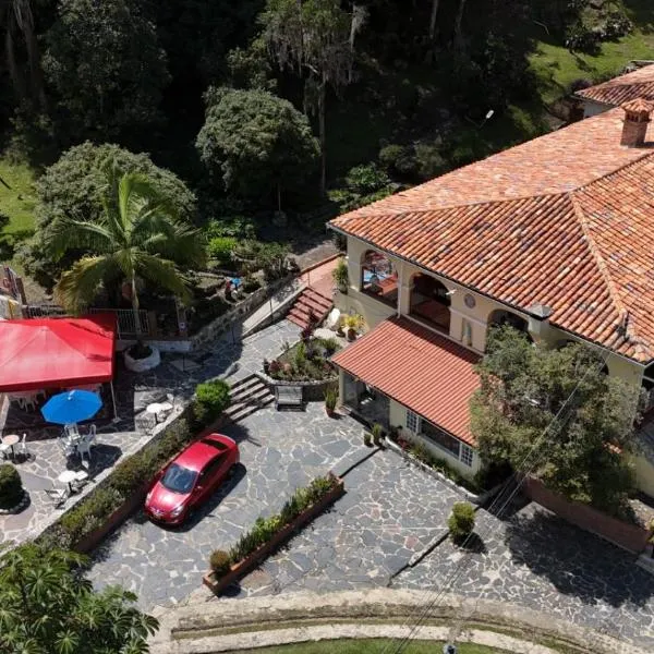 Hotel California Pacho, hotel em Pacho