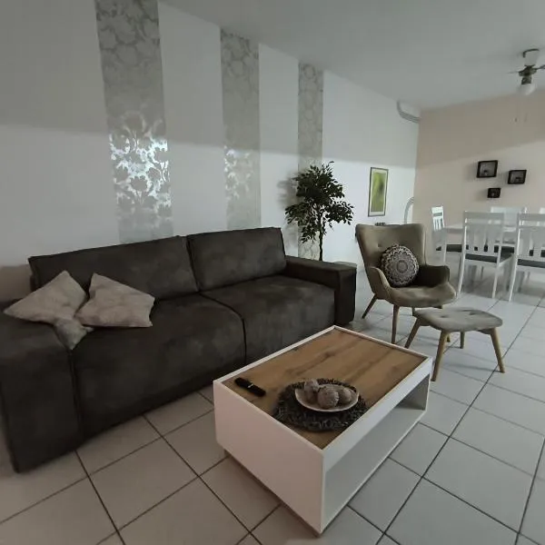 Anthea Gardens - Cosy Condo, Hotel in Paphos