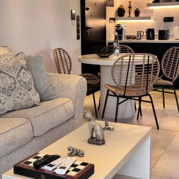 Lagonisi Luxury apartment 2 by the sea, Hotel in Lagonisi