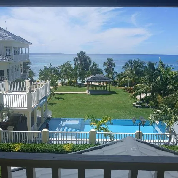 Westmore Beach Villas Limited, hotel di Whitehouse