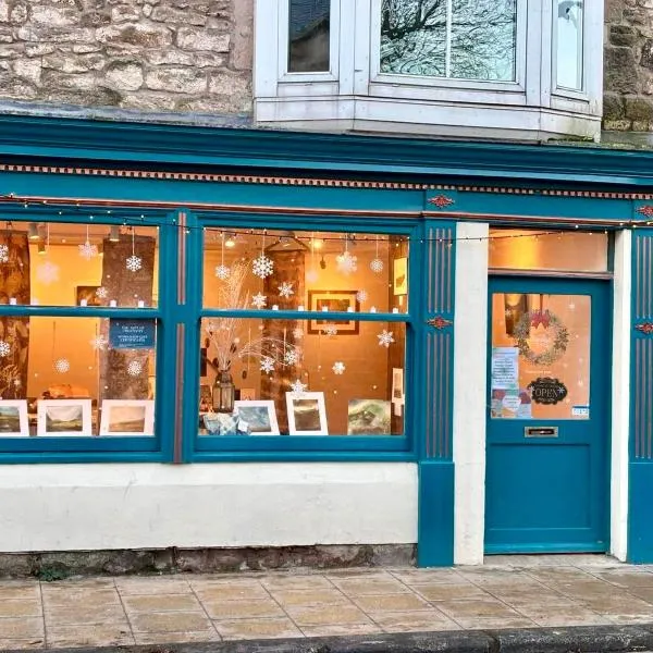 Cheviot House Gallery And Guest Rooms, Hotel in Wooler