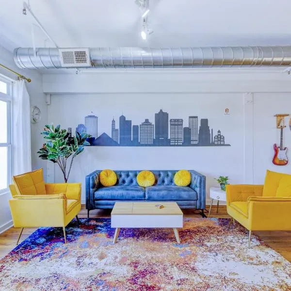 The Stallion #208 - Walk to Attractions - Modern Luxe Loft in Memphis Downtown with free covered gated parking, hotel in Memphis