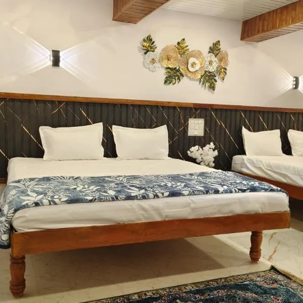 White House INN, hotel in Hampi