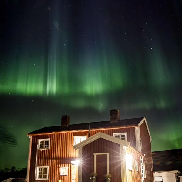 Aurora Lodge Helligskogen with sauna,Helligskogen的飯店