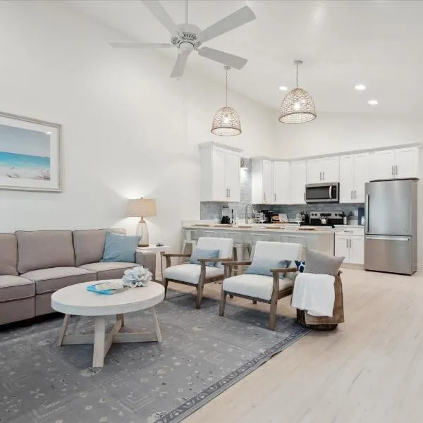 Brand New Luxury Rental on Oleander Unit G, hotel in Dauphin Island