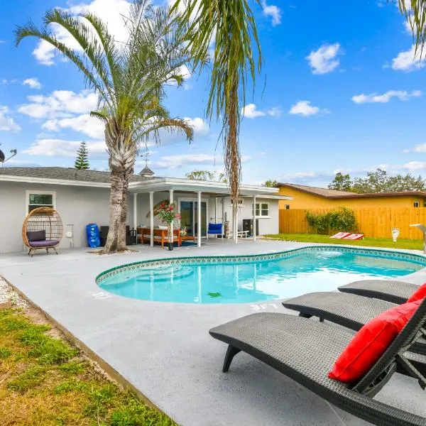 Tropical Dream - Pool - Firepit - Gazebo, hotel in Largo