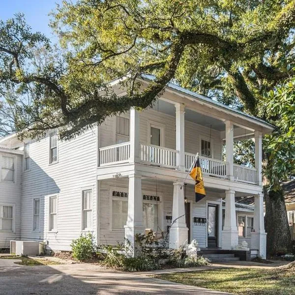 Old Dauphin Way Historic Home - Unit 3, hotel em Mobile