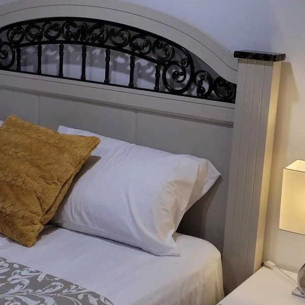 Luxury two bedrooms, hotel in Winnipeg