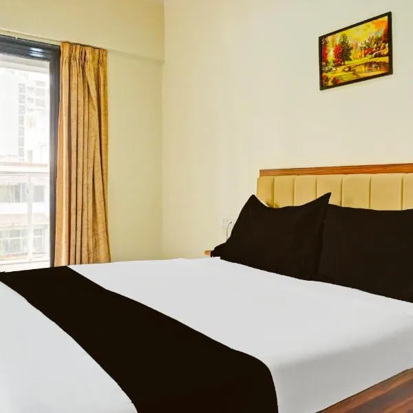 Super Townhouse Amanora Park Town Formerly Samrat Inn，位于Mundhva的酒店
