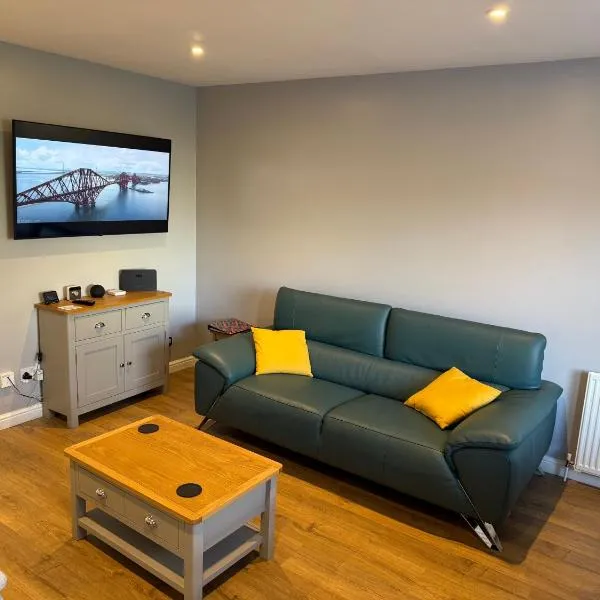 Dunfermline 2 Bed Flat Fully Furnished, hotel in Dunfermline