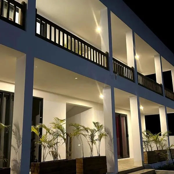 Arc En Ciel Apartments, hotel in Trou dʼ Eau Douce