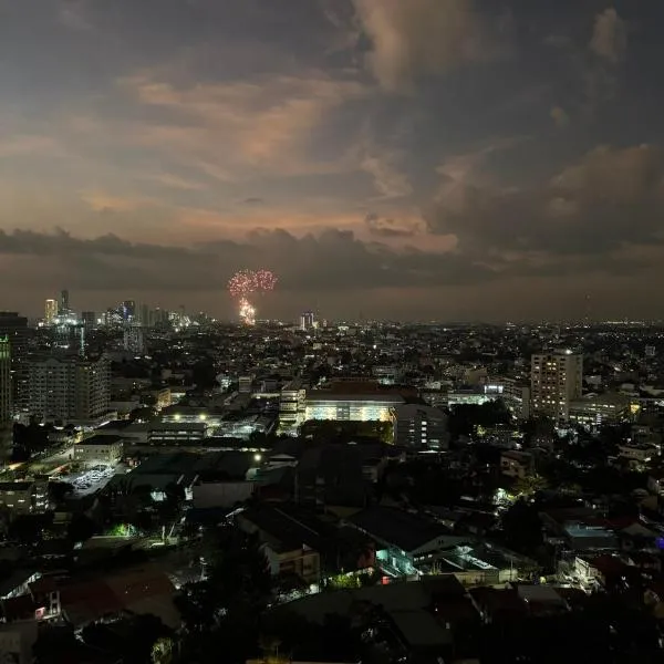 The Orabella 27F Chill Zone with a View, hotel in Manila