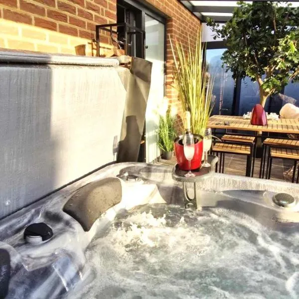 Au Petit Seny, gîte charme et nature avec jacuzzi pro, hotel a Tinlot
